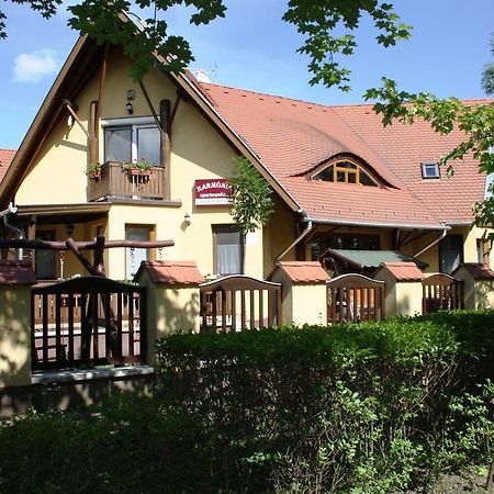 Harmonia Apartmanhaz Гайдусобосло Екстер'єр фото