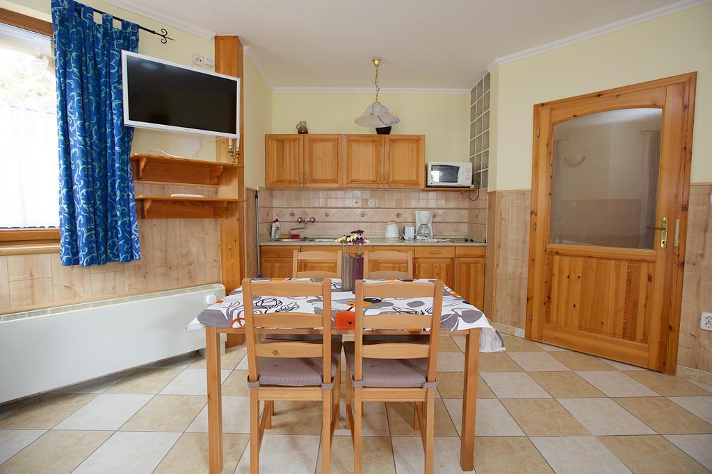Harmonia Apartmanhaz Гайдусобосло Екстер'єр фото